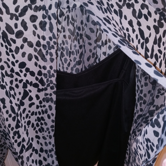 Jennifer Lopez blouse - Picture 4 of 5